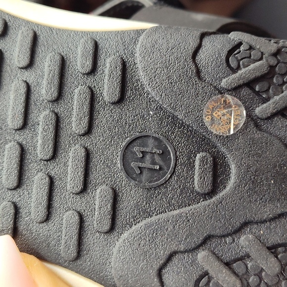 NEW ST. JOHNS BAY ANKLE STRAP SANDALS - Picture 11 of 12